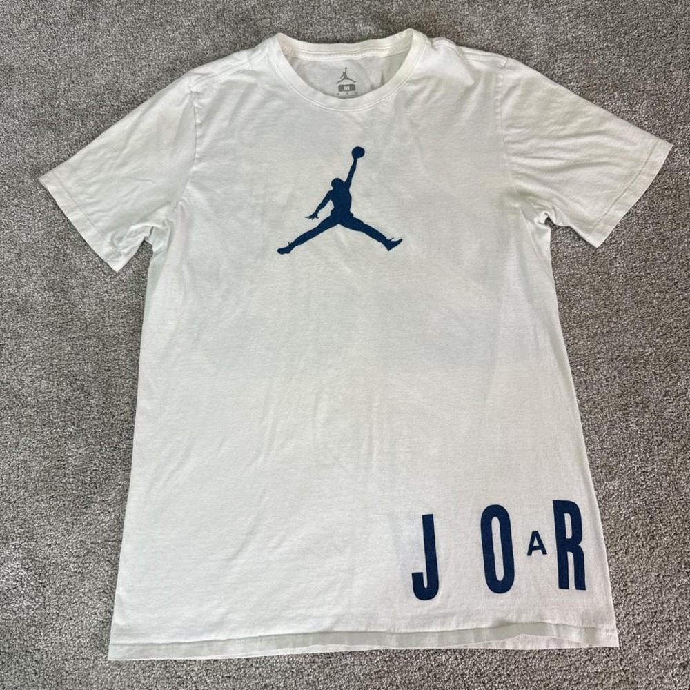 Vintage Nike Jordan T-Shirt Wraparound Print Size Small Rare Retro Jumpman Tee